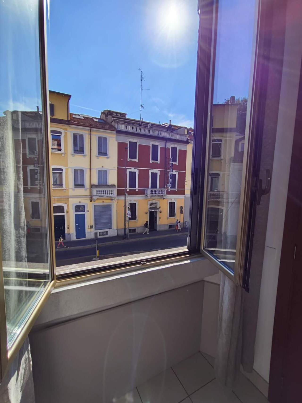 Hotel Mondial, Milan